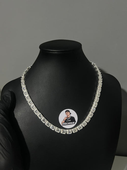 Colar Feminino Cravejado Brilhante