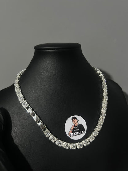 Colar Feminino Cravejado Brilhante